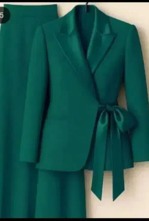 نیازمند خیاط ماهر برش و دوخت کار در تولیدی پوشاک|استخدام صنعتی، فنی، مهندسی|یاسوج, |دیوار