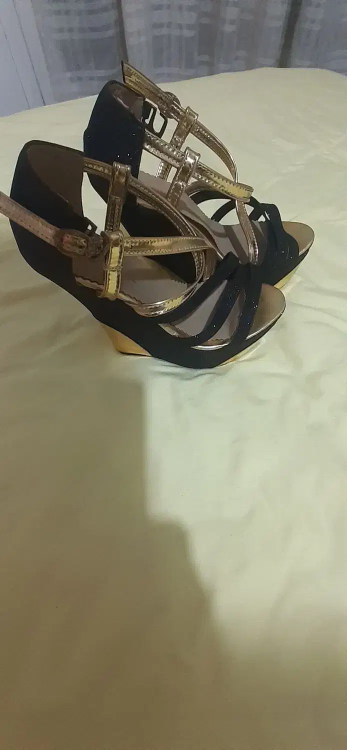 یک جفت کفش مجلسی بسیار شیک|کیف، کفش، کمربند|ملکآباد, |دیوار