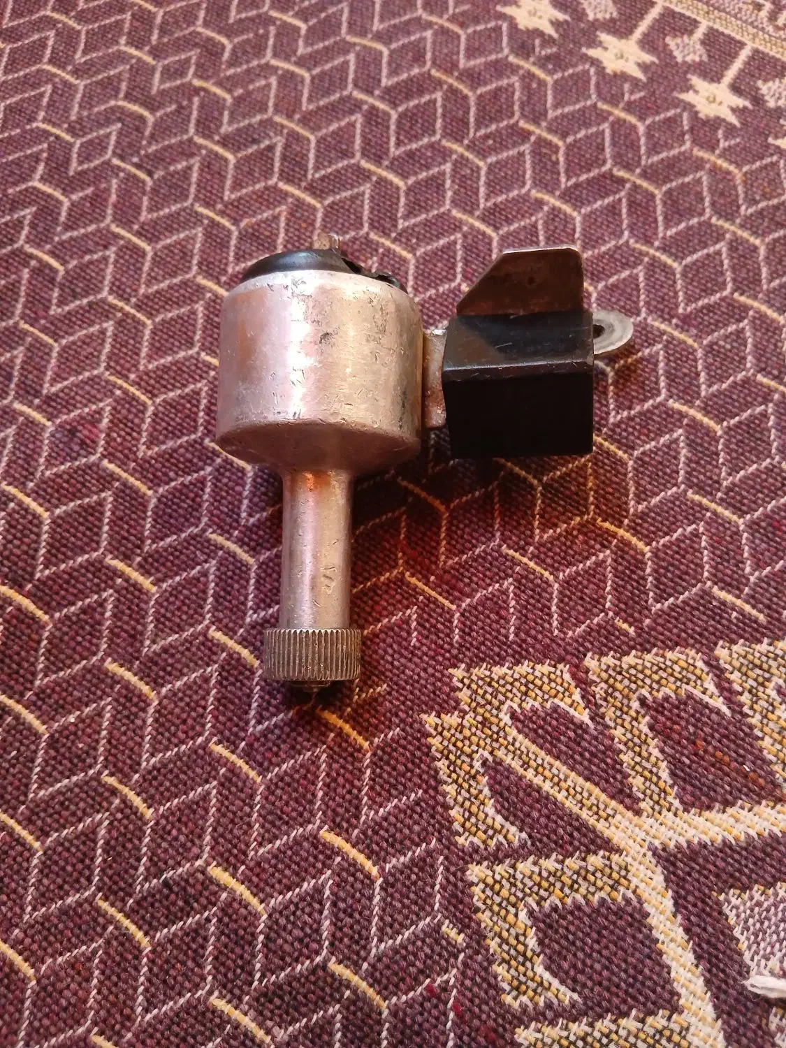 دینام چرخ قدیمی|کلکسیون اشیاء عتیقه|شهرکرد, |دیوار