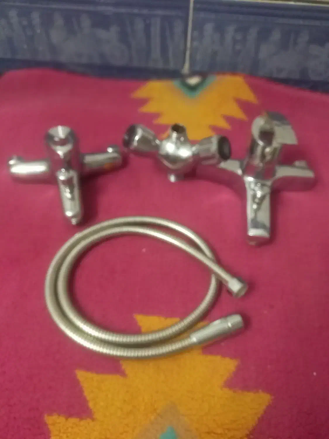 ۳عدد شیرآلات درحدنو|لوازم سرویس بهداشتی|کاشان, کشاورز|دیوار