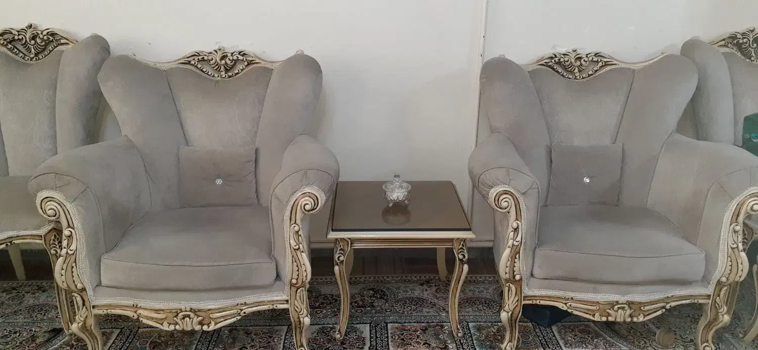 مبل ۹نفره با ۳عدد جلومبلی کاملا سالم وتمیز|مبلمان خانگی و میز عسلی|اسلام‌شهر, شهرک سعیدیه|دیوار