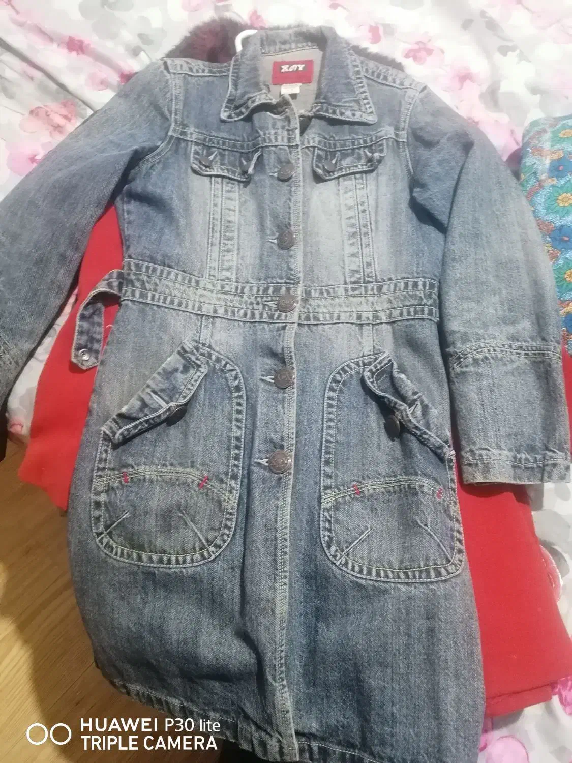 کاپشن دخترانه|لباس|نیشابور, تختی|دیوار