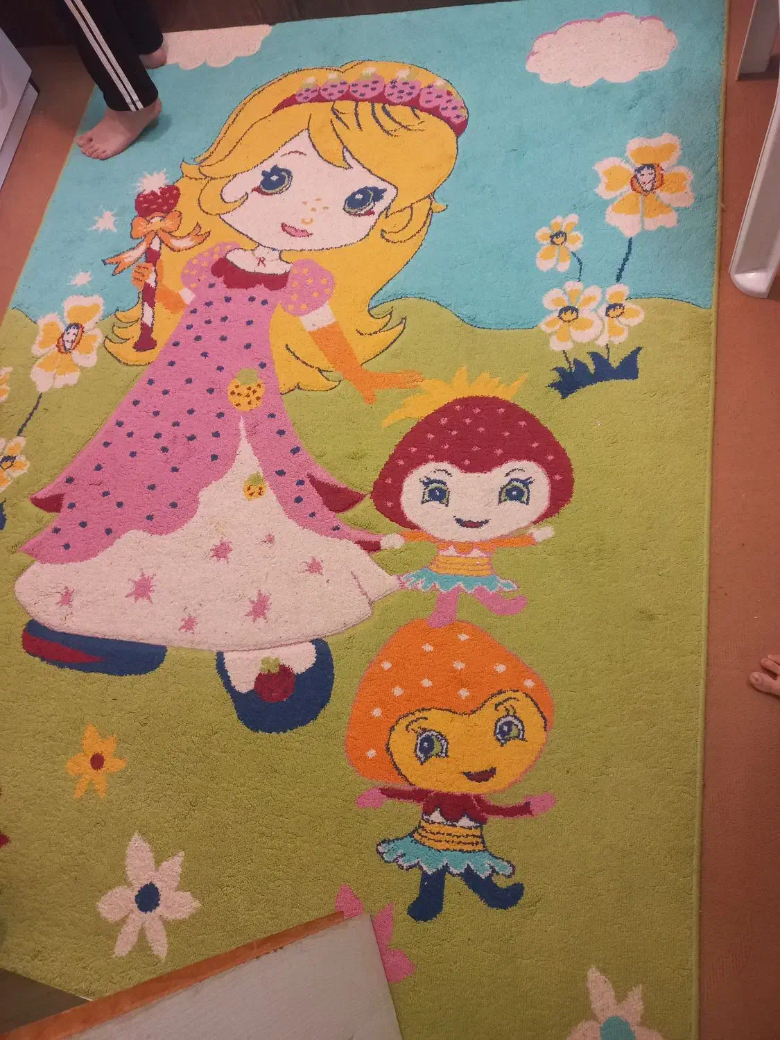 فرش اتاق کودک دختر توت فرنگی|فرش|نهاوند, |دیوار