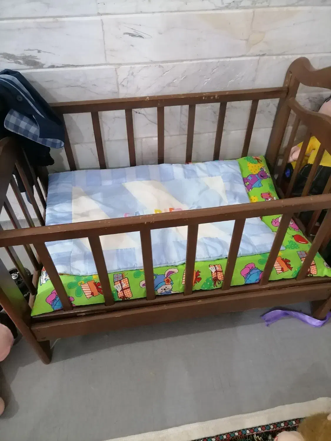 گهواره|تخت و صندلی بچه|قم, سید معصوم|دیوار