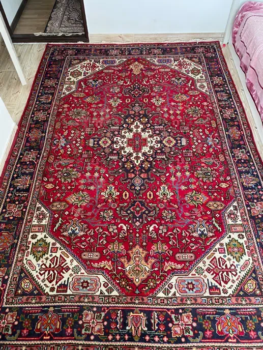 فرش دستبافت کارکرده -خاب رفته مناسب باغ و اتاق|فرش|ارومیه, |دیوار