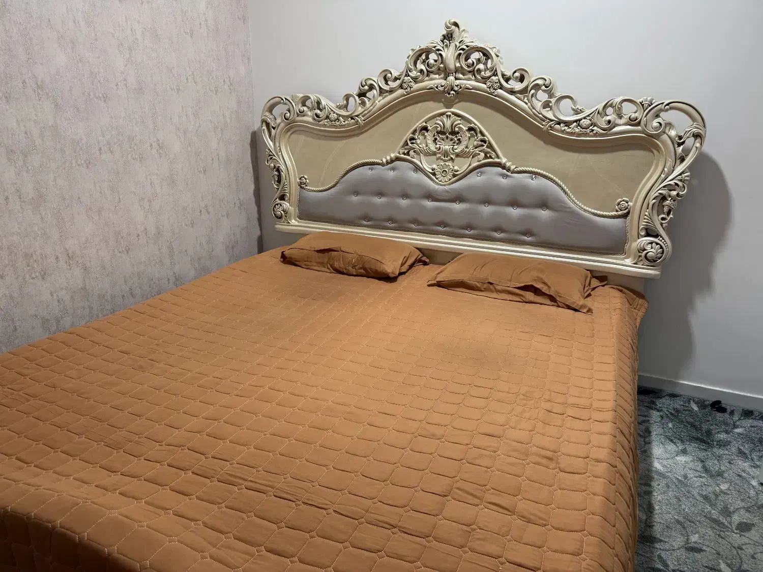 فروش سرویس خواب و میز ارایشی و 2 عدد پاتختی|تخت و سرویس خواب|لامرد, |دیوار