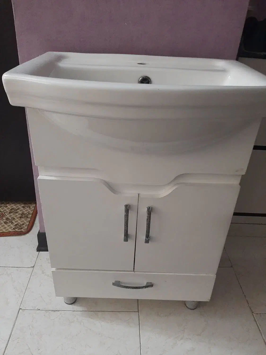 روشویی در حد نو  وتمیز  ویک ویترین|لوازم سرویس بهداشتی|پاکدشت, پاکدشت (مامازند)|دیوار