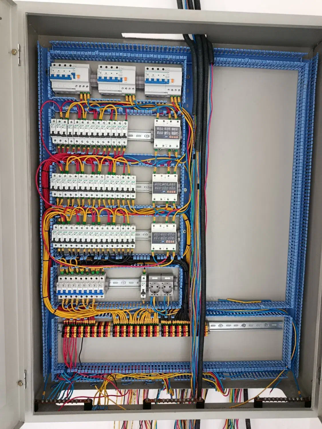 جذب نیروی برقکار|استخدام صنعتی، فنی، مهندسی|رشت, دیلمان|دیوار