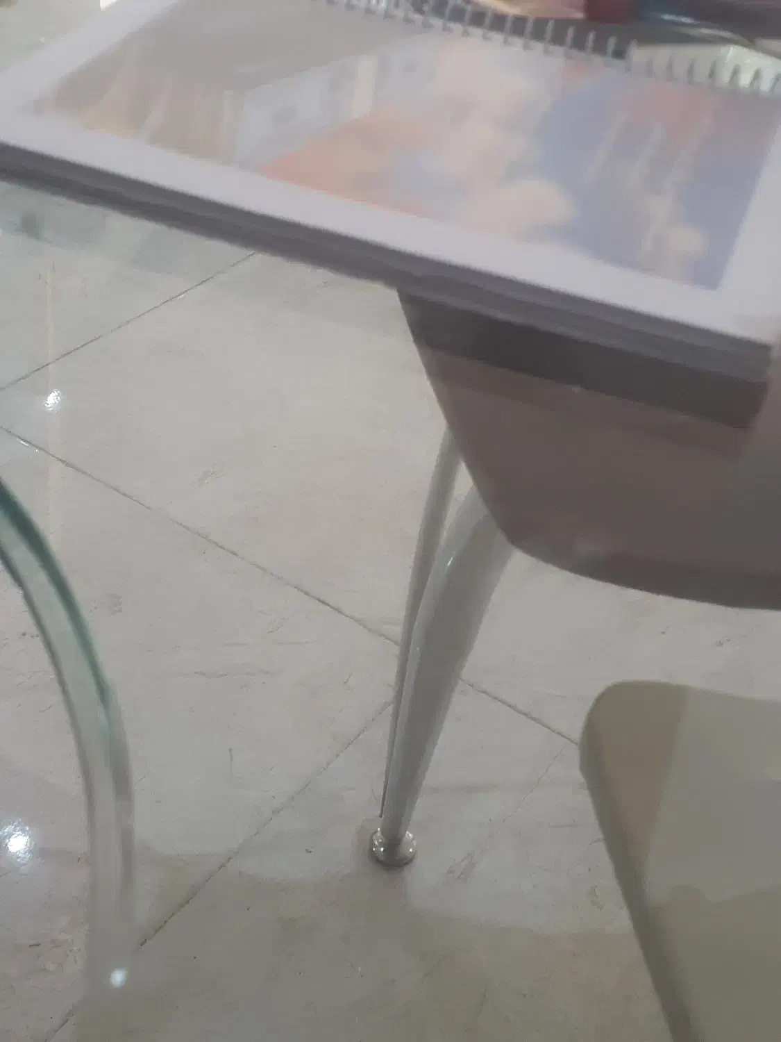 یک عدد کیف مردانه قهوه ای گم شده|اشیا|بروجرد, |دیوار