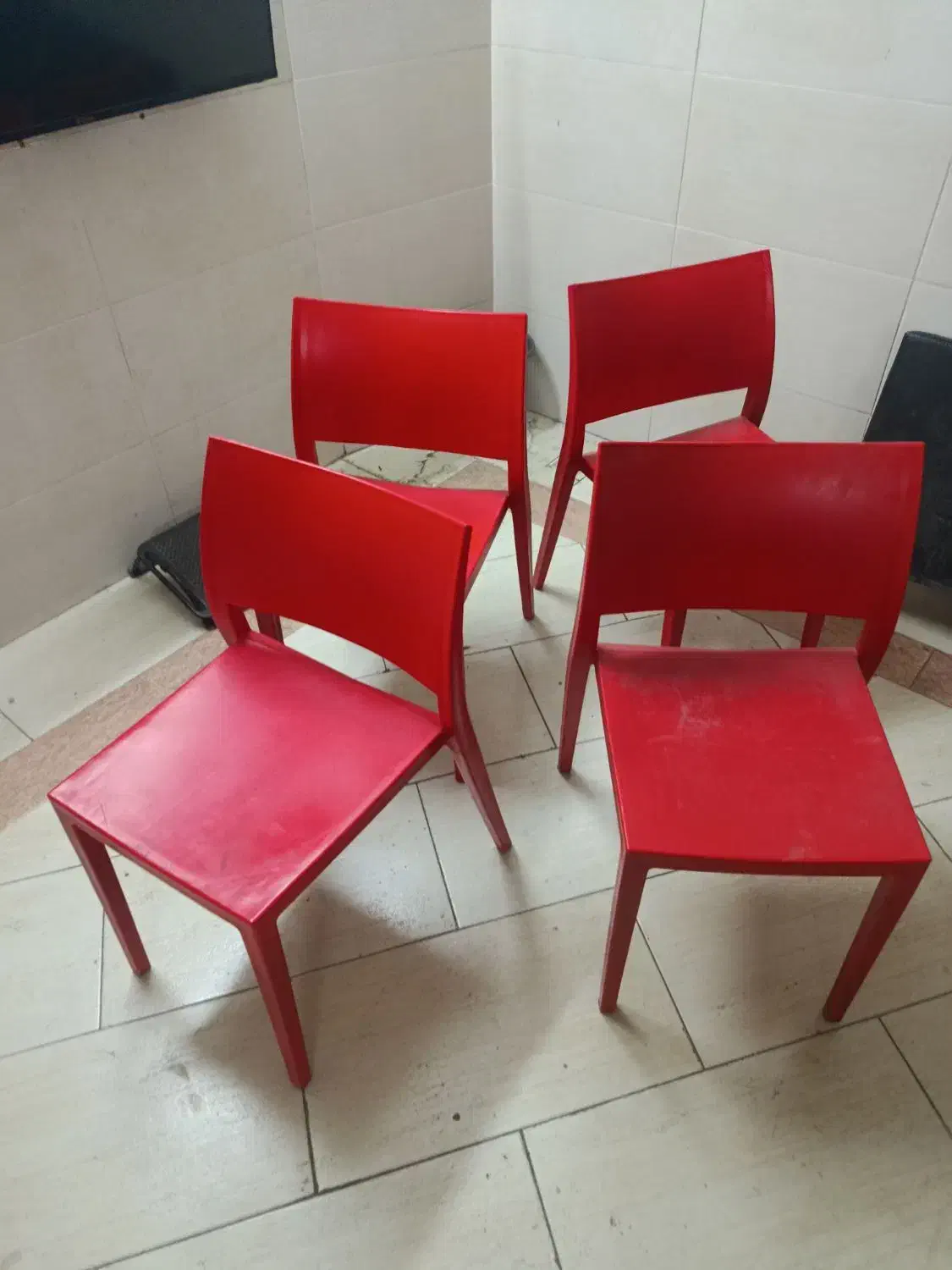 صندلی کافه ای پلیمری ۵ عدد|صندلی و نیمکت|کاشان, باغ ماجد|دیوار