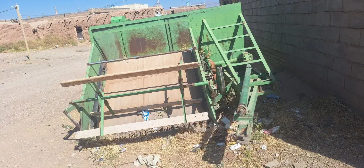 دودستگاه خرمن کوب و دروگر|ماشین‌آلات صنعتی|بالا ولایت, |دیوار