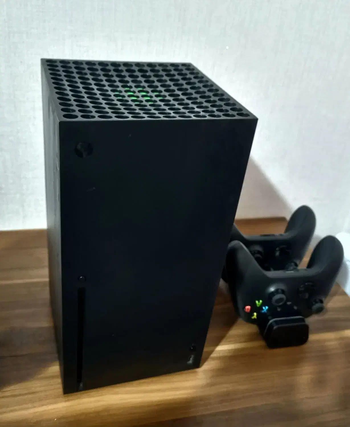 ایکس باکس سری x دو دسته|کنسول، بازی ویدئویی و آنلاین|رشت, معلم|دیوار