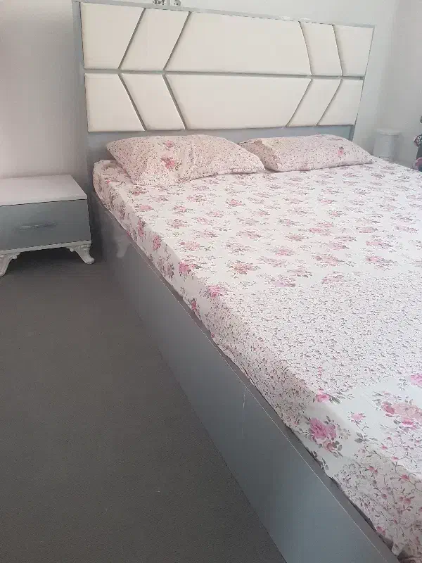 تخت خواب ، تشک و پاتختی|تخت و سرویس خواب|نجفآباد, فاز ۳ شهرک آزادگان|دیوار