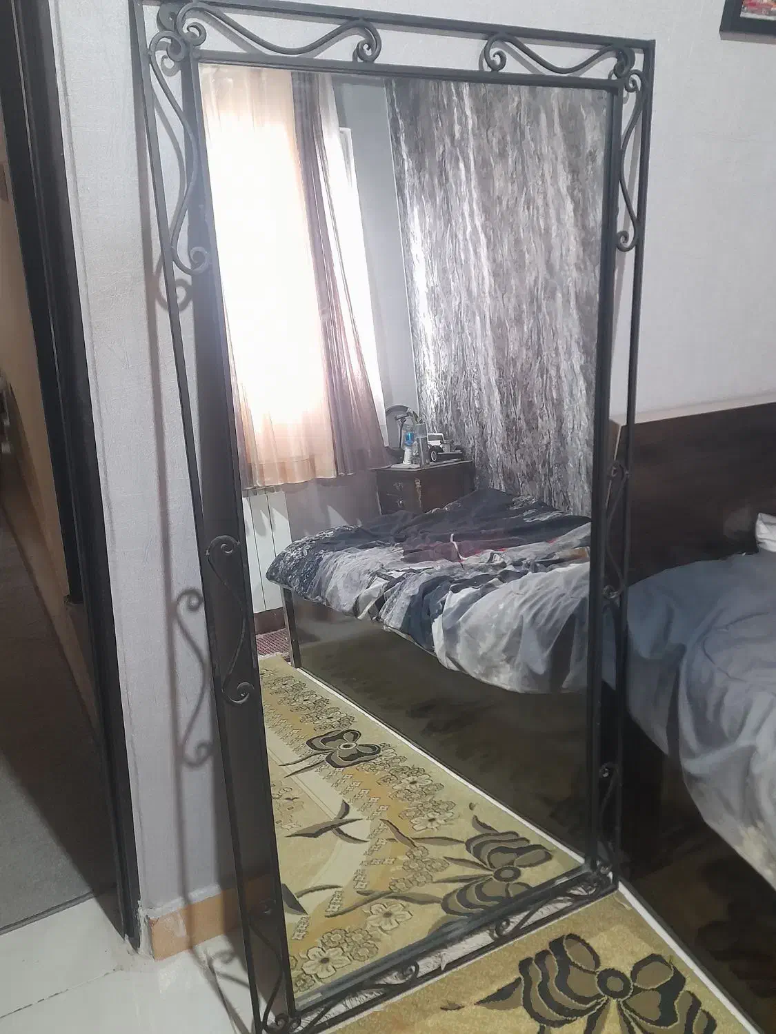 آینه|آینه|رشت, کوی مهر|دیوار