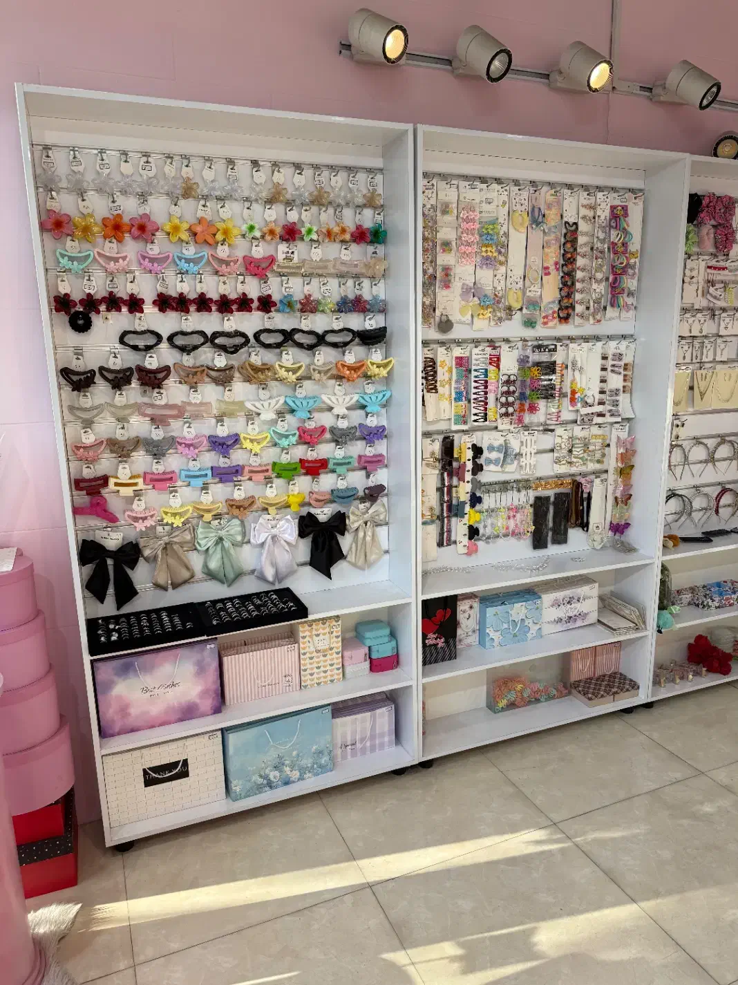 دکور مغازه بدلیجات دکور متحرک ویترین مغازه|فروشگاه و مغازه|مشهد, سرافرازان|دیوار