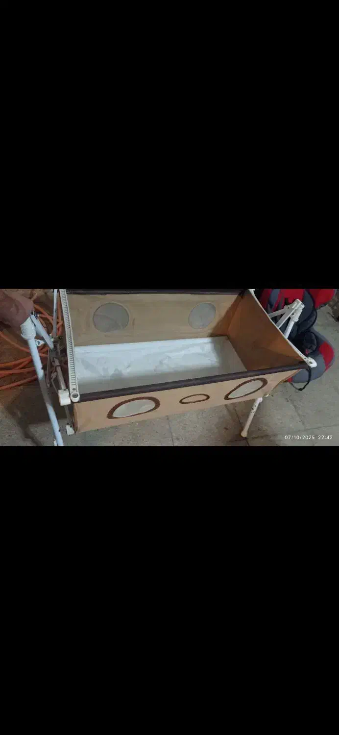 گهواره|تخت و صندلی بچه|رشت, نظری|دیوار