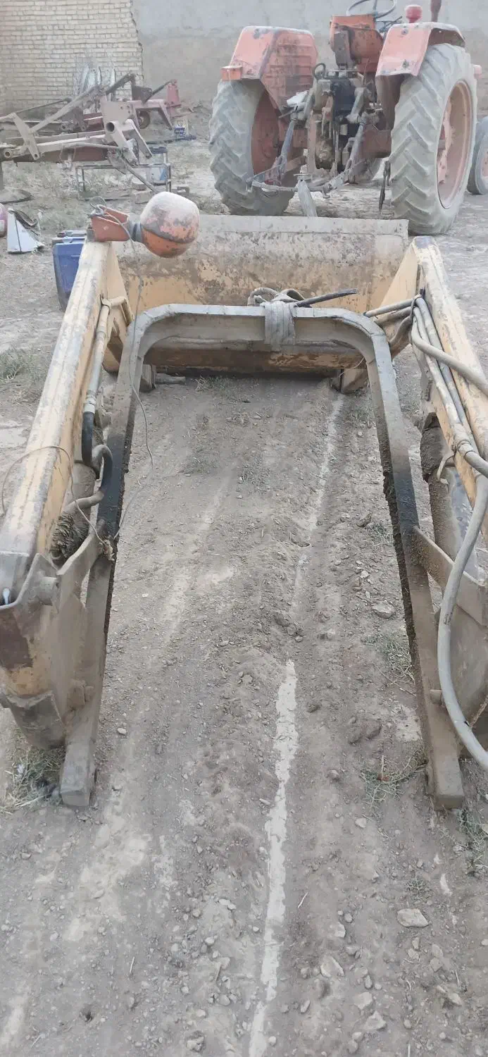 بیل جلوی رومانی سه جک|ماشین‌آلات صنعتی|شراء, |دیوار