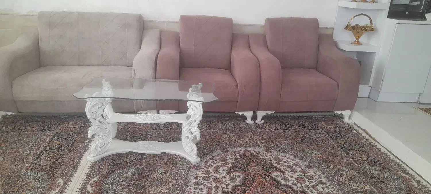 یک دست مبل ۷ نفره کار کرده|مبلمان خانگی و میز عسلی|نیشابور, بکاول|دیوار