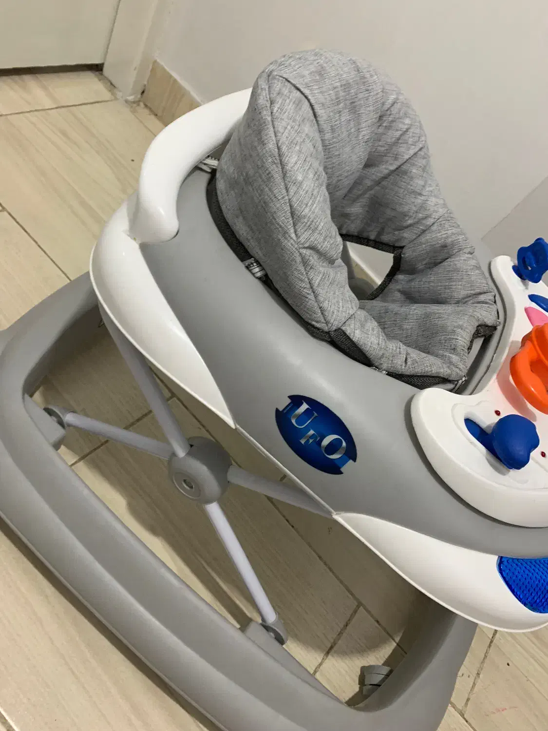 روروئک|کالسکه و لوازم جانبی|رشت, رودبارتان|دیوار