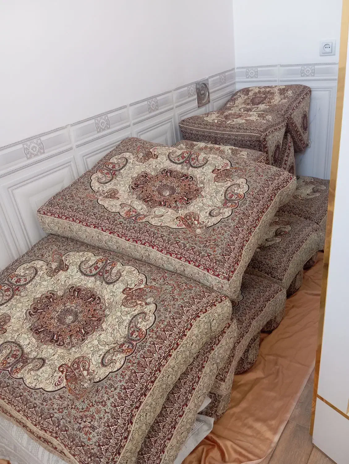 شاه نشین|پشتی|مرودشت, بیست متری بیمارستان|دیوار