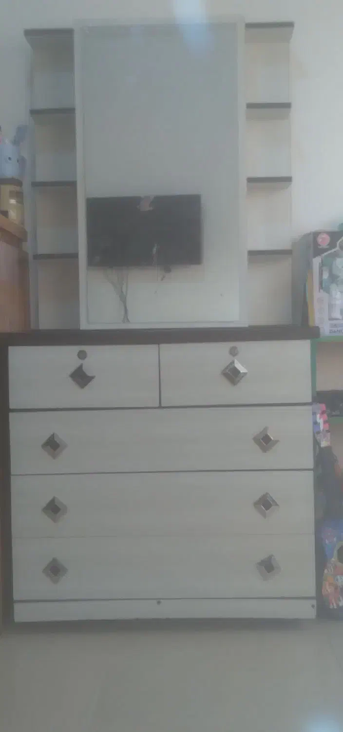 دراور ۵ کشو کار کرده|جاکفشی، کمد، دراور|رشت, امین الضرب|دیوار