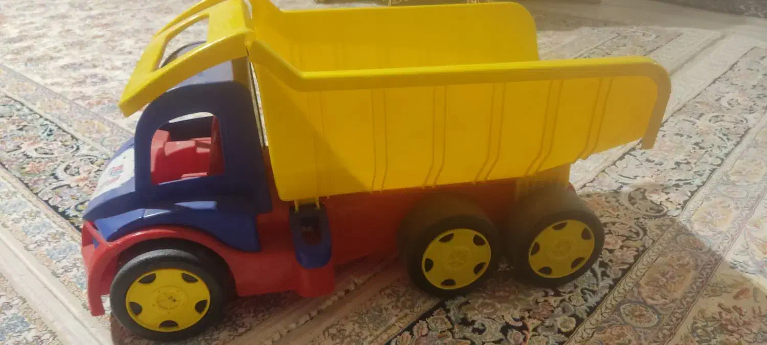 کمپلس|اسباب‌‌بازی|نقده, |دیوار