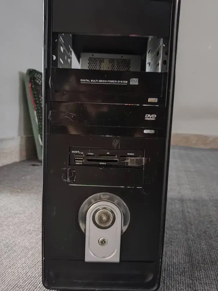 کیس DDR3 i3 رم 4 با مانیتور LG|رایانه رومیزی|شیراز, اصلاحنژاد|دیوار