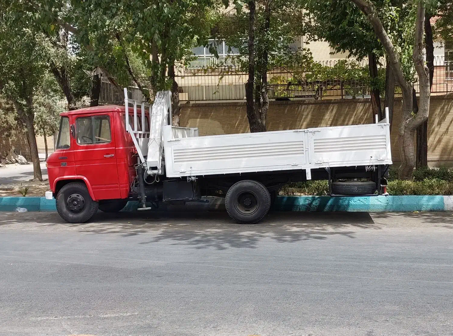 مینی بار جرثقیل  خاور مدل ۵۵|خودرو سنگین|اصفهان, شاهزید|دیوار