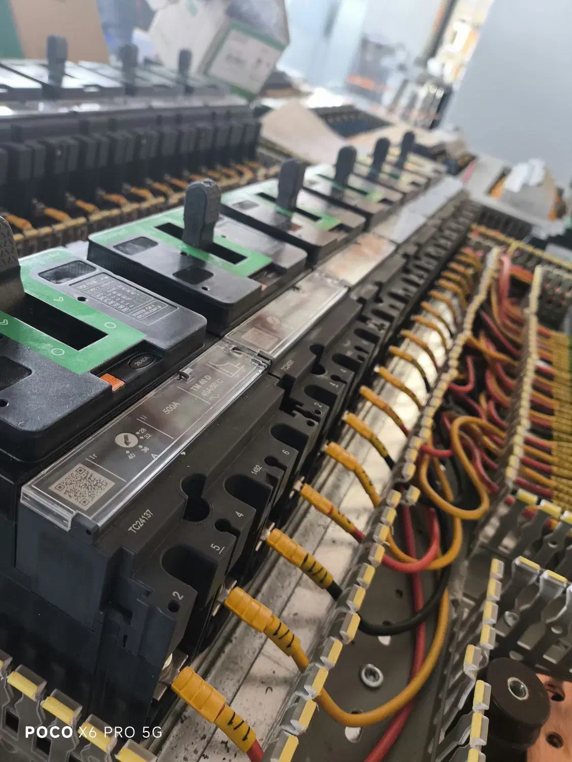 برق کار صنعتی و مسکونی، مونتاژ‌تعمیرعیب یابی‌تابلو|خدمات پیشه و مهارت|رباط‌کریم, رباط‌کریم|دیوار