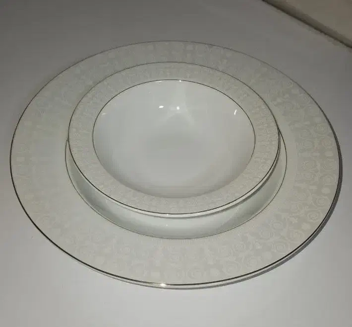 سرویس 18 نفره چینی زرین در حد نو|ظروف سرو و پذیرایی|الوند, |دیوار