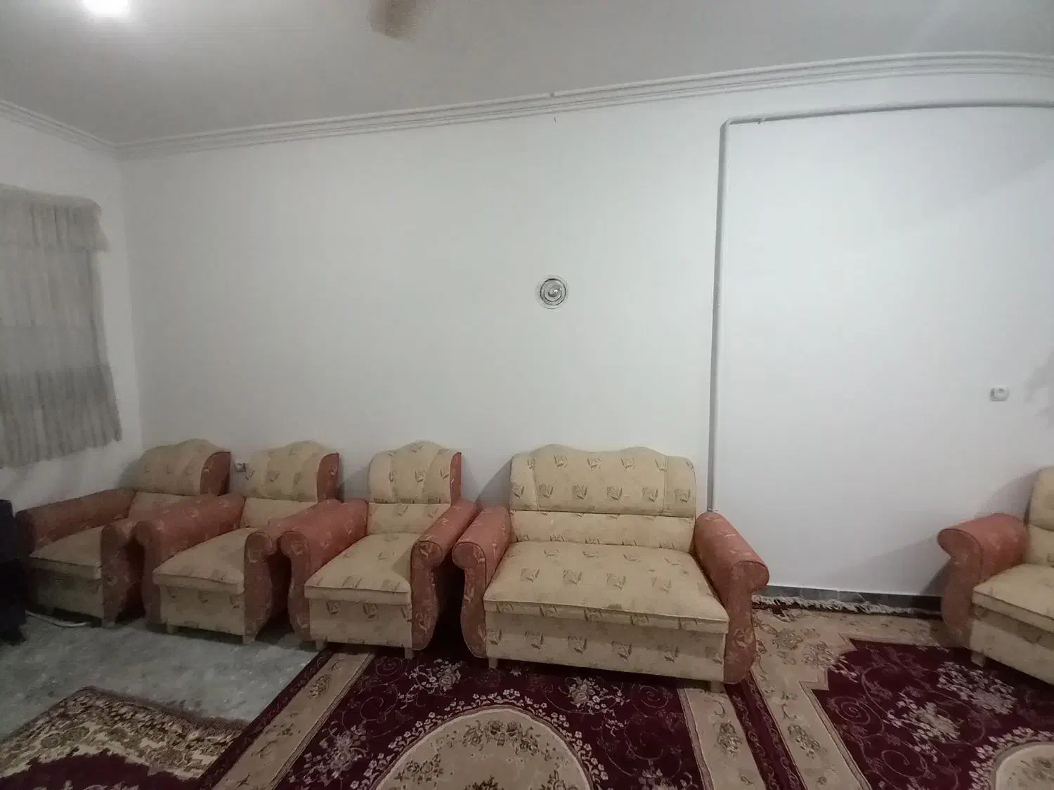 مبل ۶ نفره|مبلمان خانگی و میز عسلی|رشت, یخسازی|دیوار