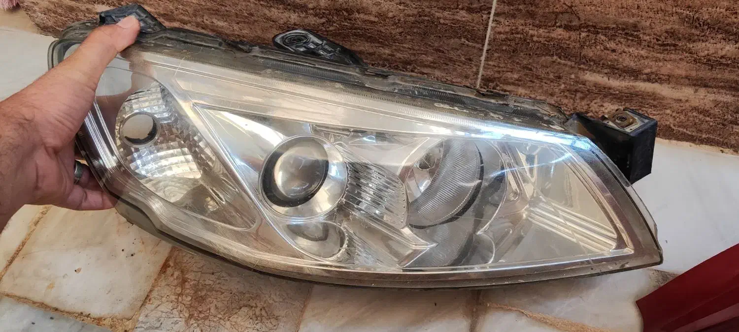 چراغ رانا تمیز در حد نو|قطعات یدکی و لوازم جانبی|قم, پردیسان|دیوار