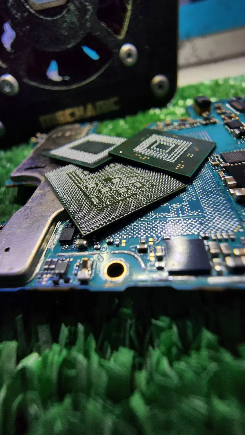 تعمیرات تخصصی موبایل با ضمانت|خدمات رایانهای و موبایل|کاشان, پا نخل|دیوار