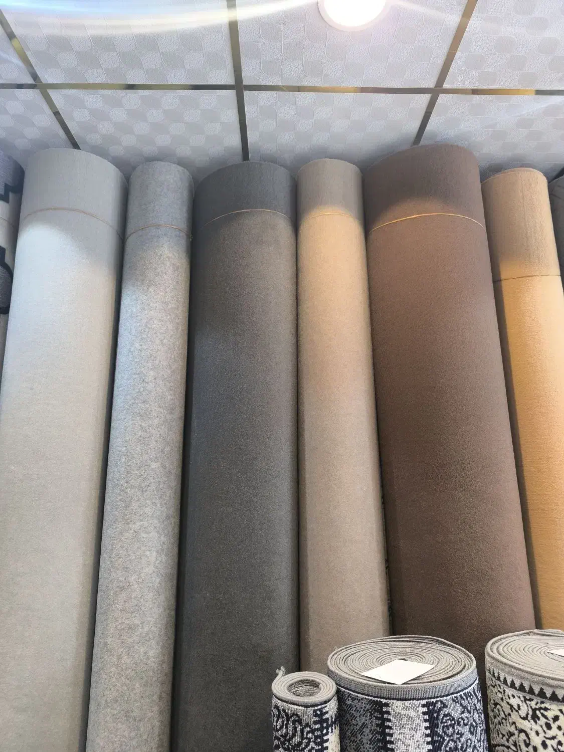 موکت مخملی شیک فروشگاه تندیس ۲۱۴۴|موکت|قم, شاه ابراهیم|دیوار