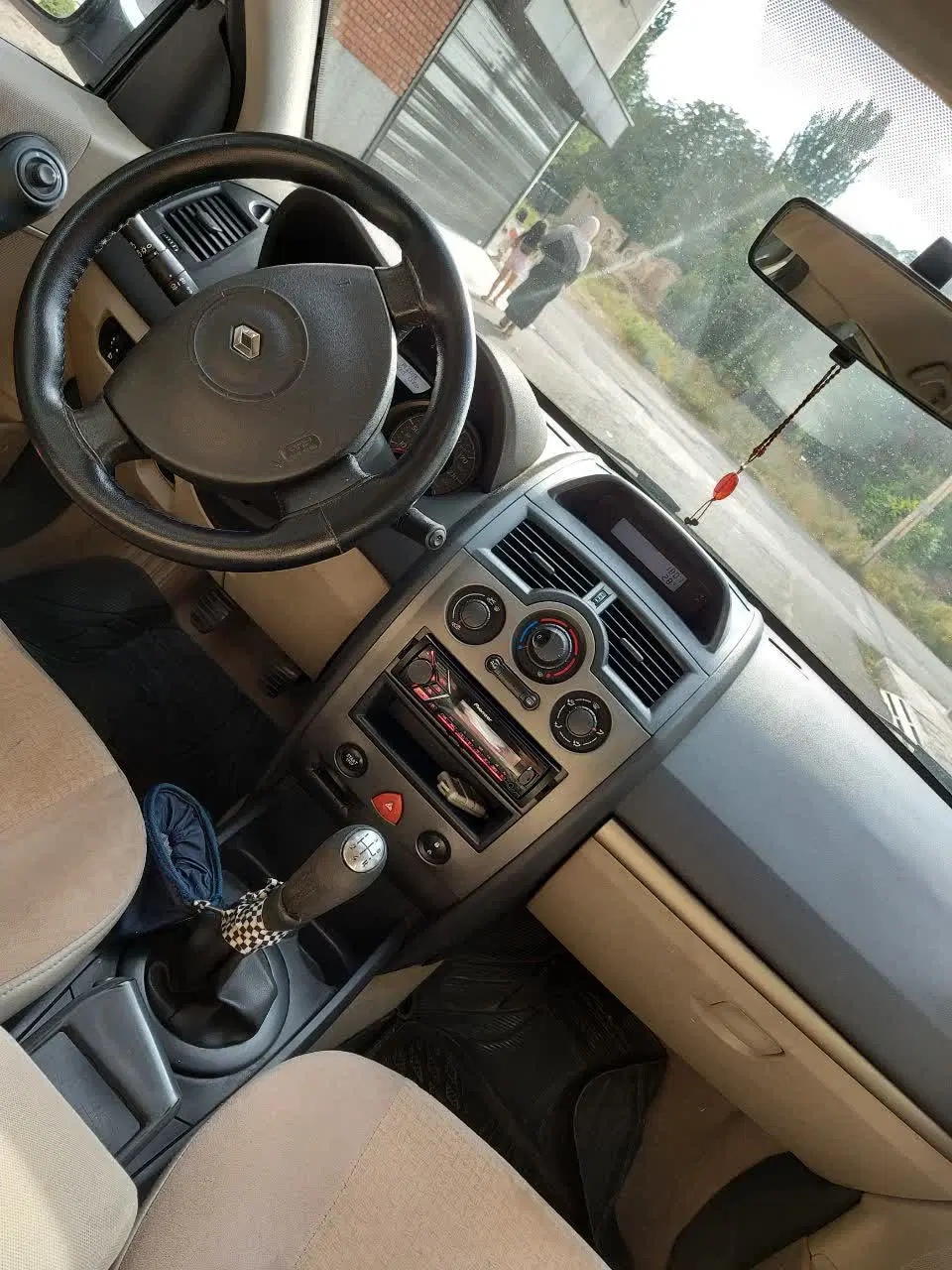 مگان ۱۶۰۰|خودرو سواری و وانت|همدان, |دیوار