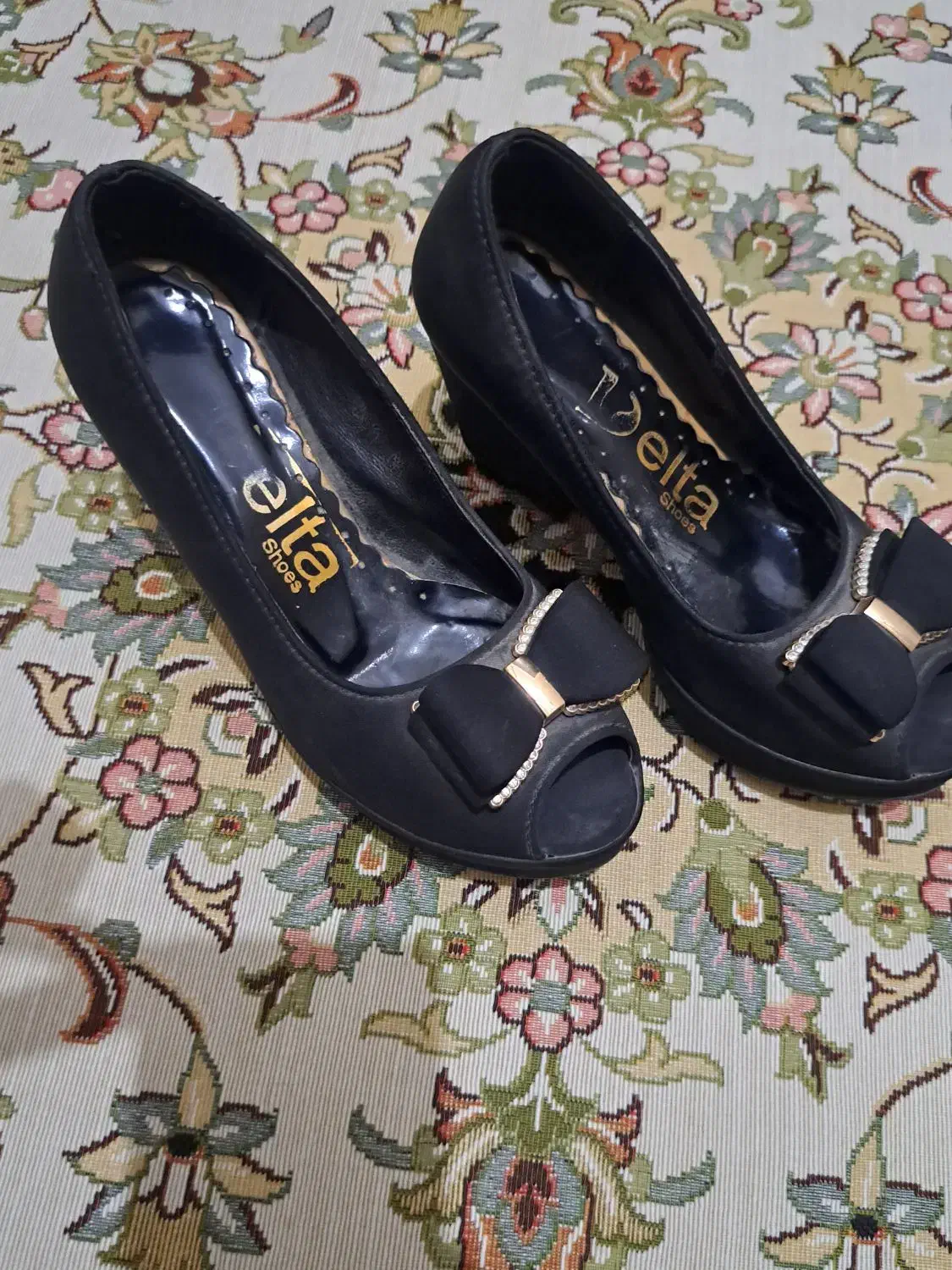 کفش|کیف، کفش، کمربند|کهریزک, |دیوار