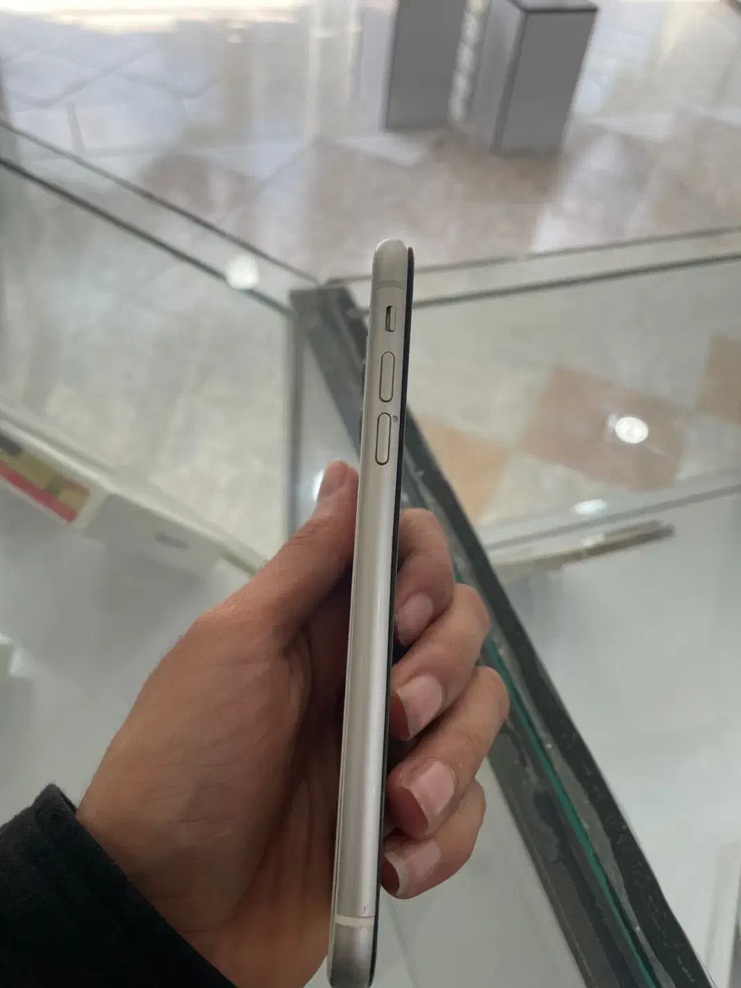 ایفون 11 normal|موبایل|گله دار, |دیوار