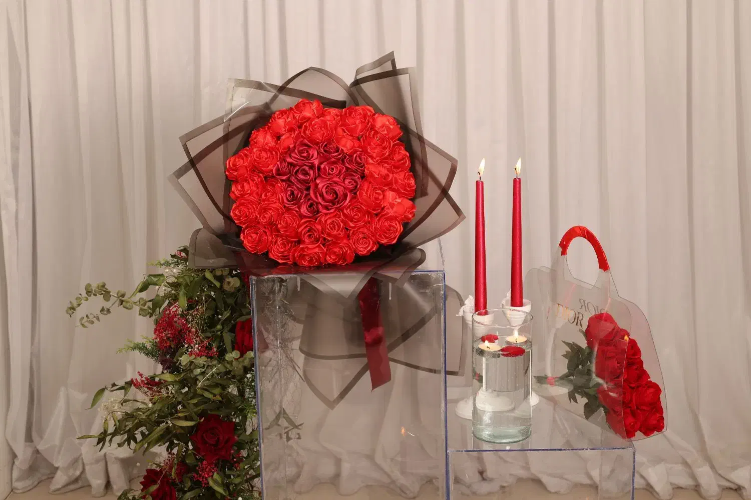 دسته گل روبانی|گل مصنوعی|قم, قلعه یزدیها|دیوار