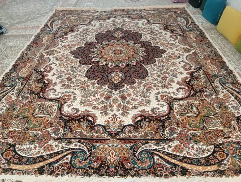 فروش فرش 700 شانه کاملا نو پا نخورده|فرش|شاهرود, |دیوار