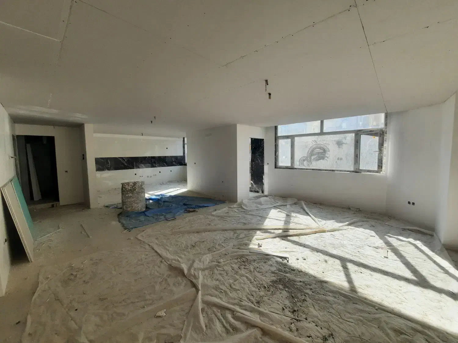 پـیش فروش واحـد متـراژ بالا/ زیر قیمت منطقه|پیشفروش املاک|هشتگرد, فاز ۱ مهستان|دیوار