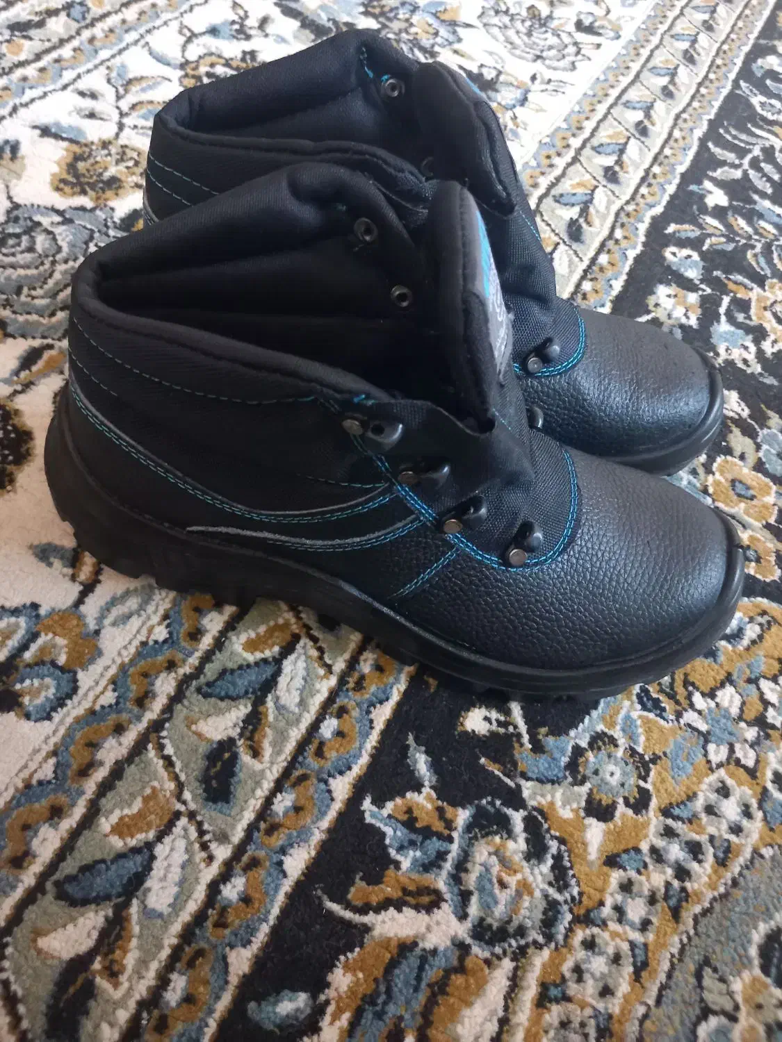 کفش ایمنی|کیف، کفش، کمربند|مسجد سلیمان, |دیوار