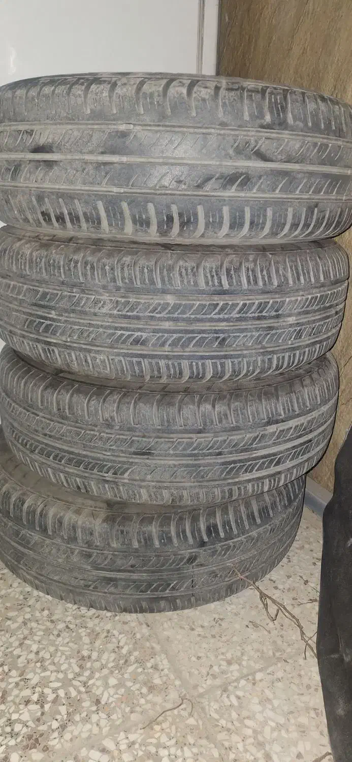 لاستیک|قطعات یدکی و لوازم جانبی|لنجان, |دیوار