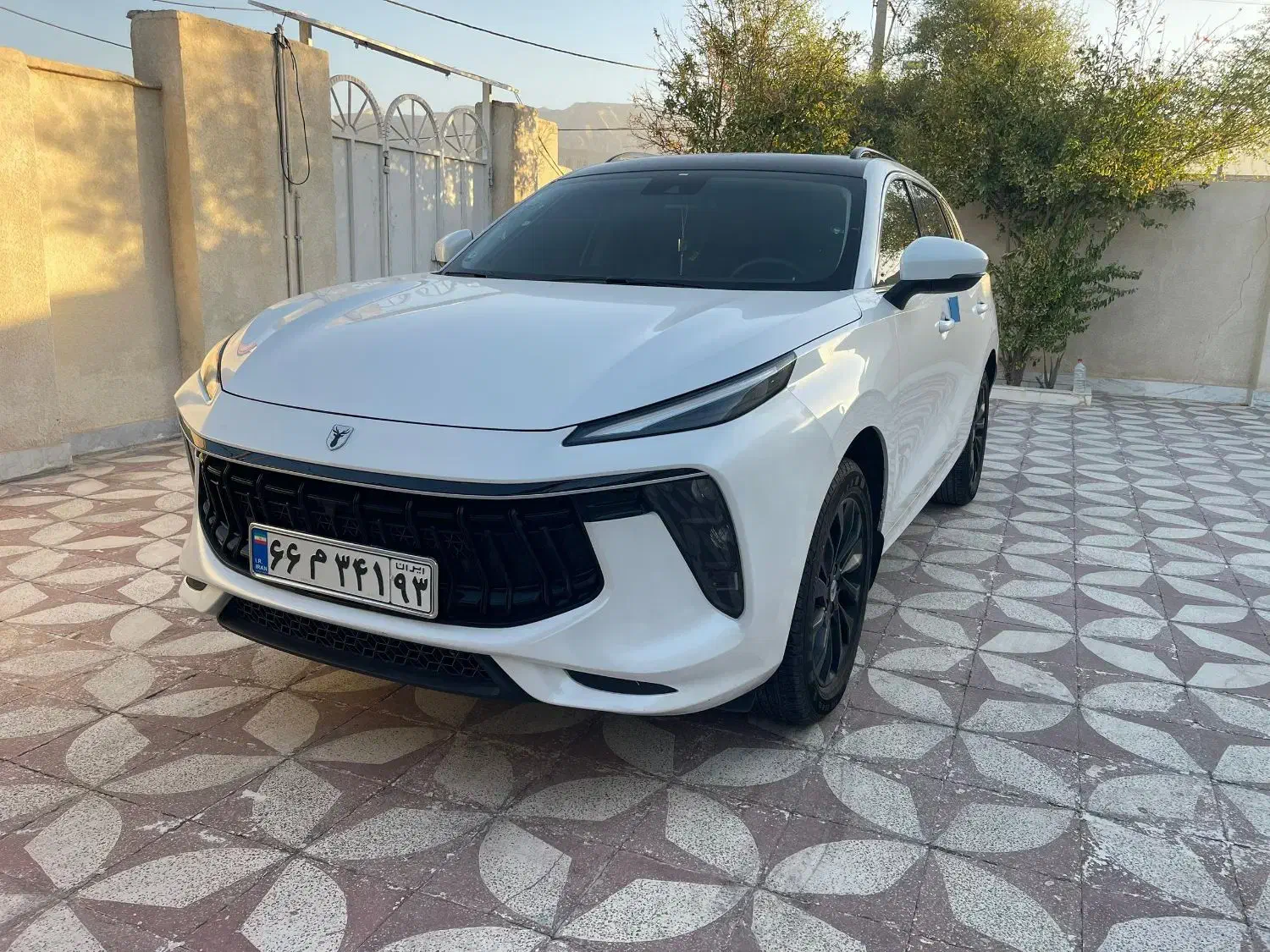 لاماری ۴۰۲ سفید صدفی|خودرو سواری و وانت|لامرد, |دیوار