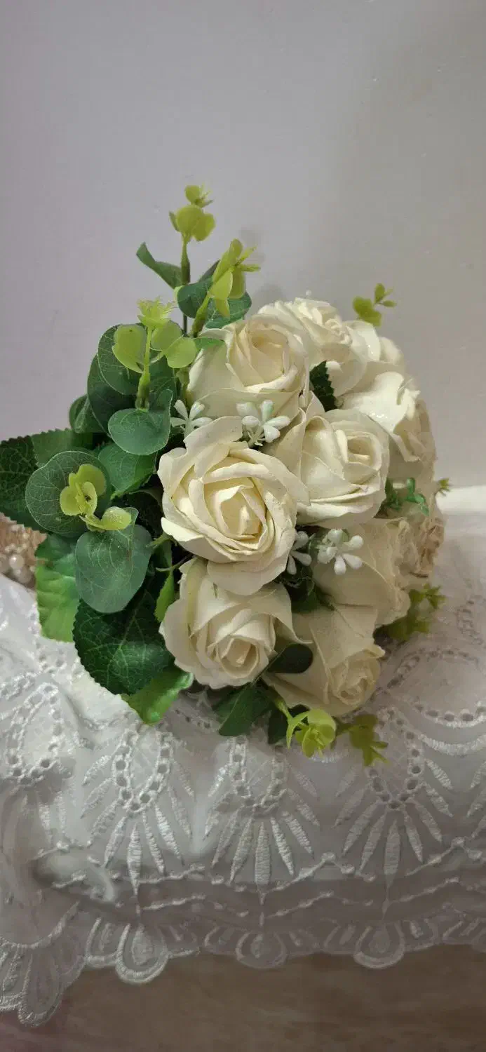 دسته کل عروس|گل مصنوعی|قم, ولیعصر|دیوار