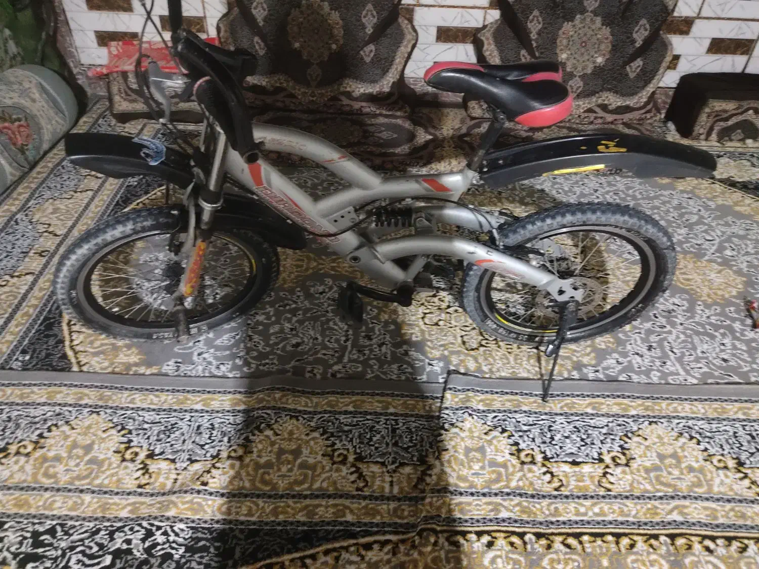 دوچرخه نو|دوچرخه، اسکیت، اسکوتر|خاش, |دیوار