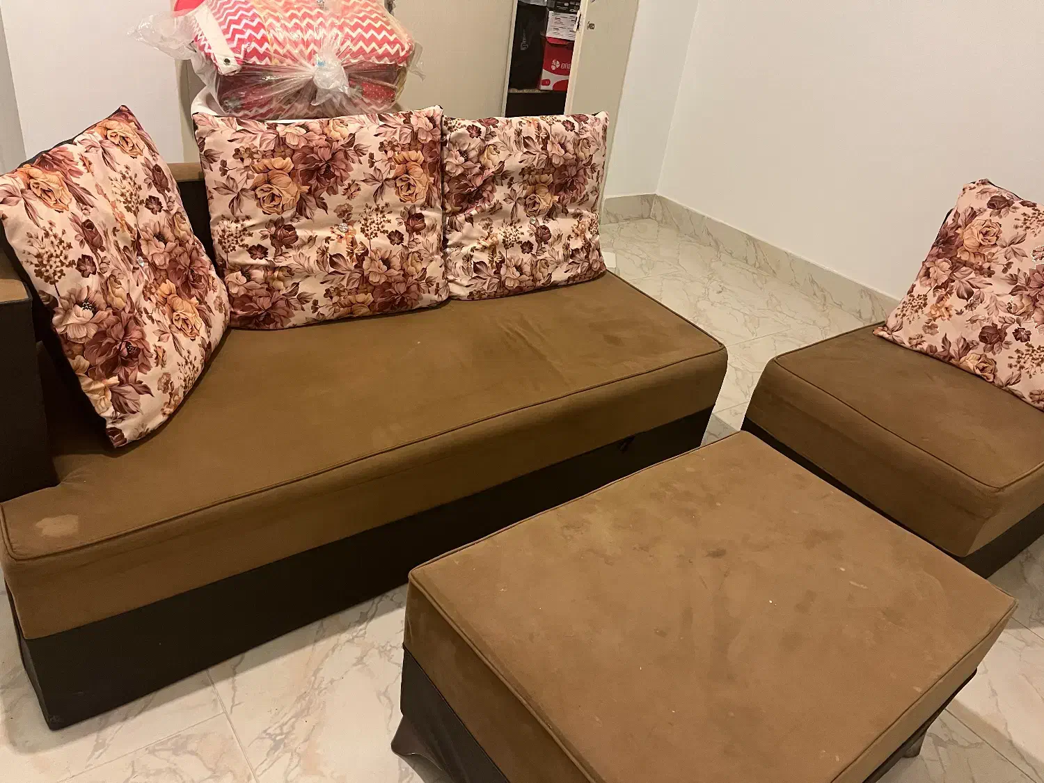 مبلمان|مبلمان خانگی و میز عسلی|شیروان (خراسان), |دیوار