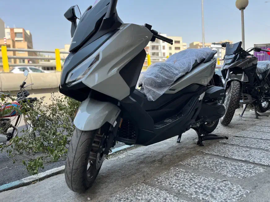 HONDA FORZA350 وارد کننده شرکت هانی موتور|موتورسیکلت|تهران, جنت‌آباد مرکزی|دیوار