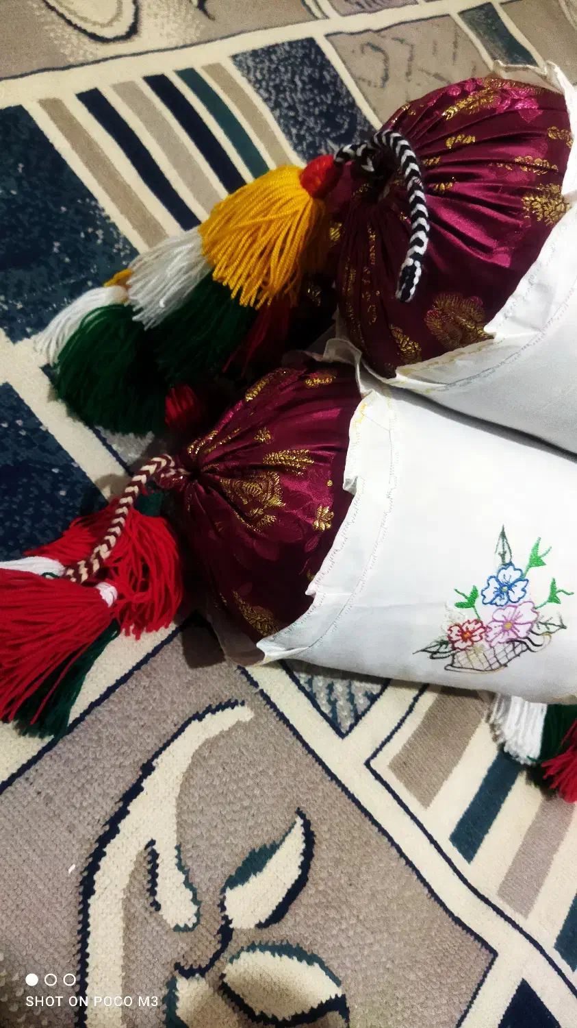 سه عدد بالش کوچک دکوری|رختخواب، بالش، پتو|شیراز, آزادگان|دیوار