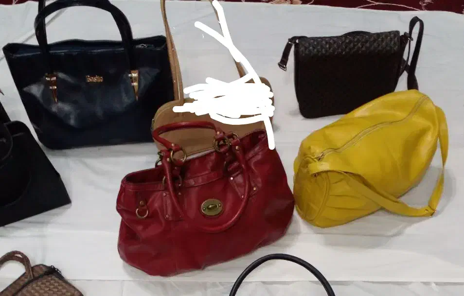 کیف|کیف، کفش، کمربند|قائن, |دیوار