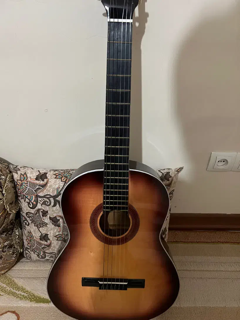 گیتارنونوباکیف|گیتار، بیس، امپلیفایر|اصفهان, آبشار|دیوار